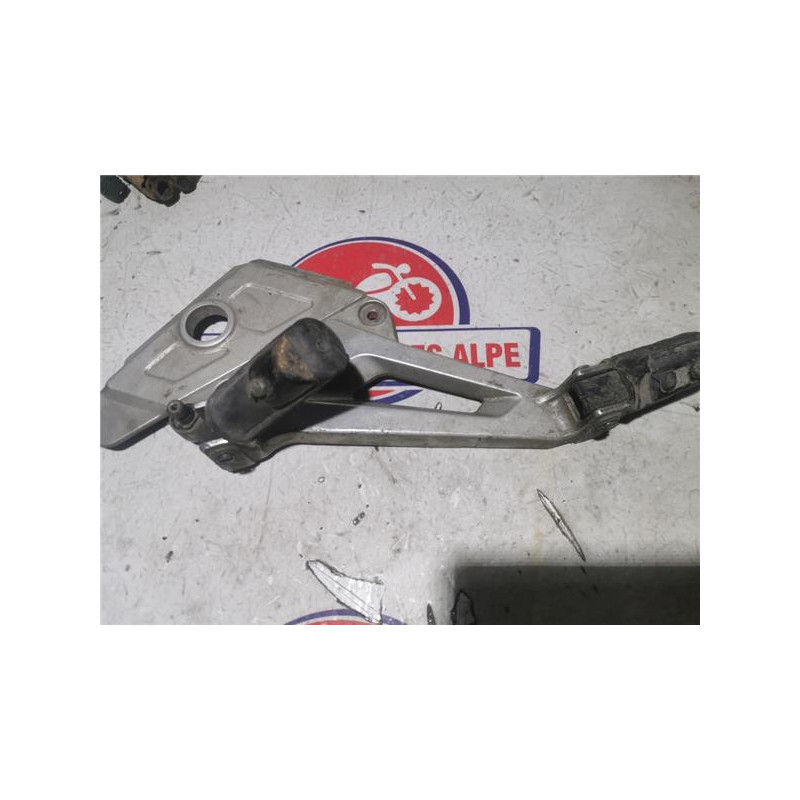 Soporte estriberas izquierdo para Honda CBF 250