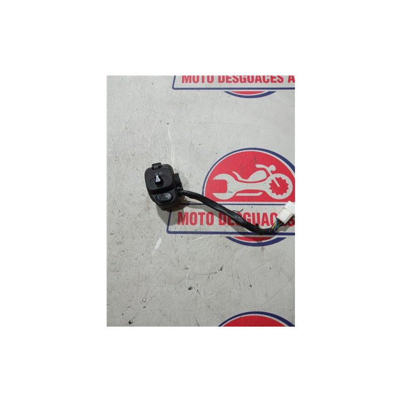 Piña luces izquierda KEEWAY SILVERBLADE 125-2014