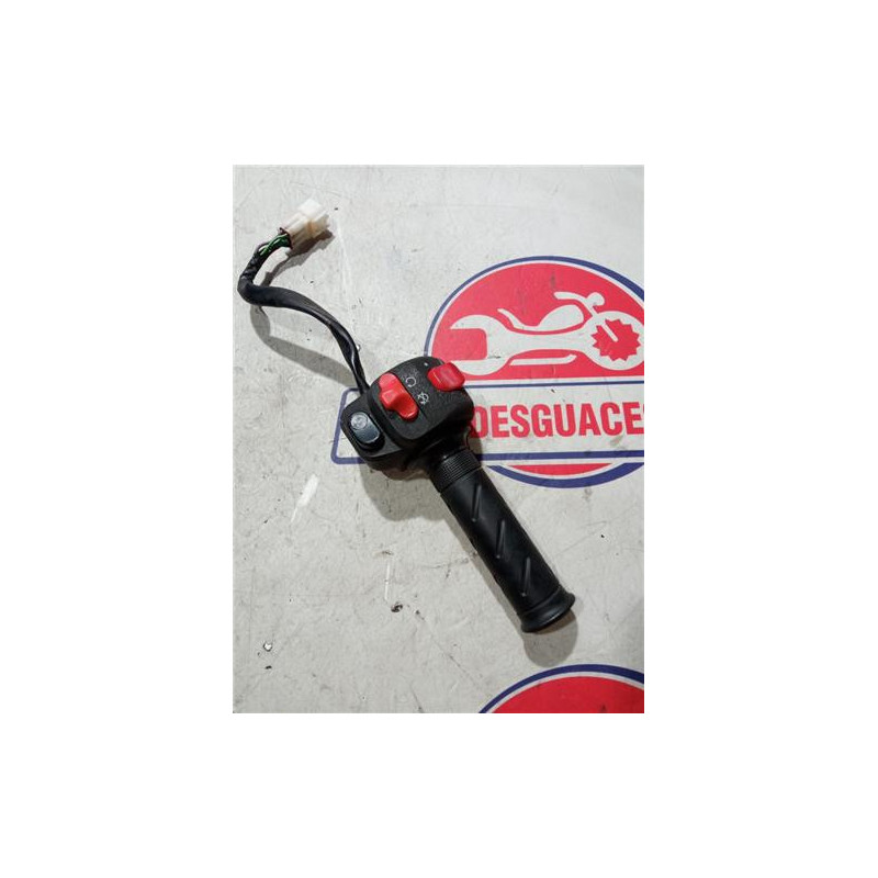 Piña luces derecha KYMCO SILVERBLADE 125-2014