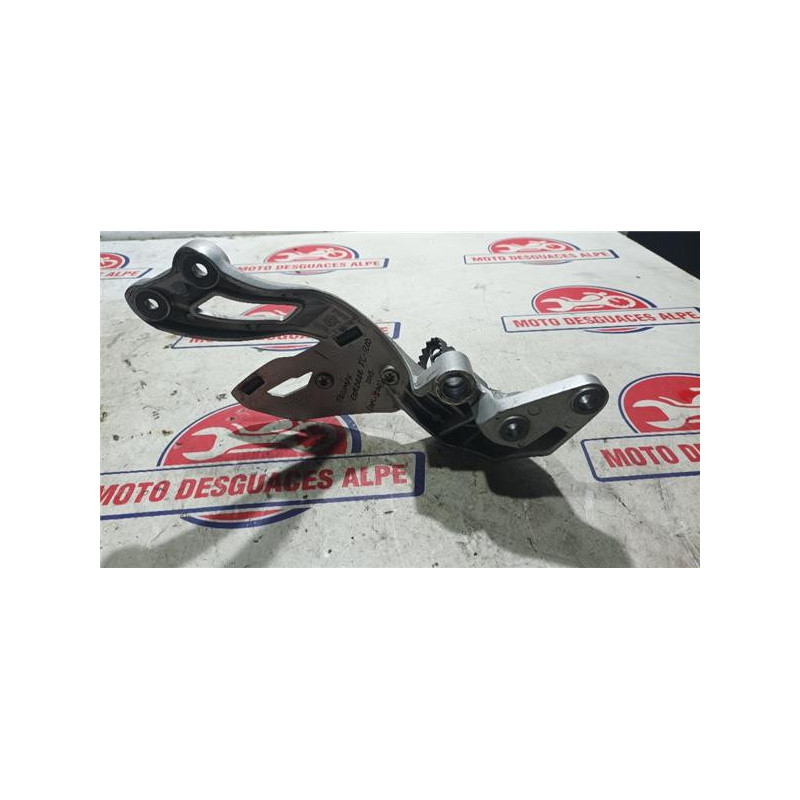 Estribera delantera izquierda TRIUMPH TIGER EXPLORER 1200