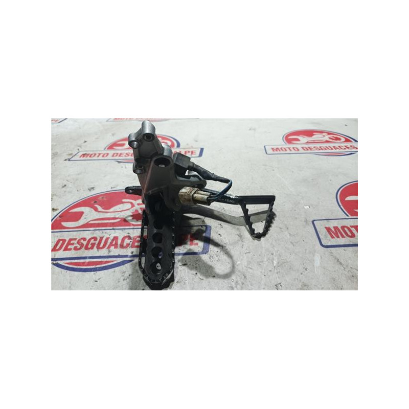 Estribera delantera derecha TRIUMPH TIGER EXPLORER 1200