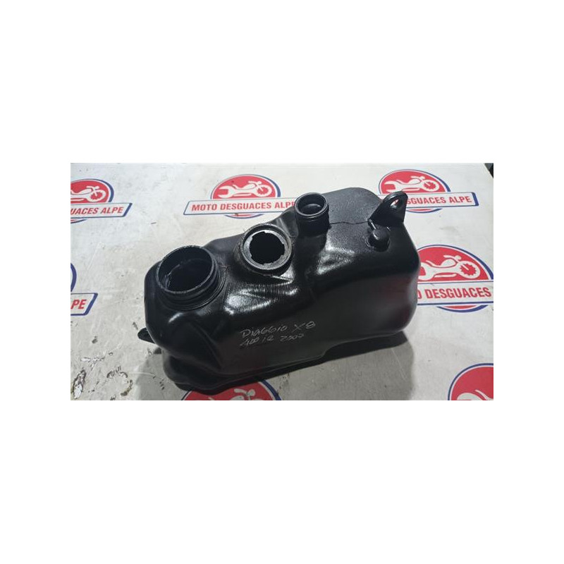 Deposito gasolina PIAGGIO x840004