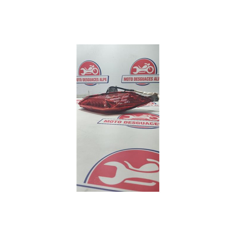 Intermitente trasero derecho YAMAHA X MAX 300i