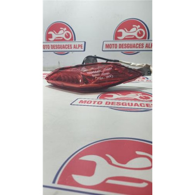 Intermitente trasero derecho YAMAHA X MAX 300i