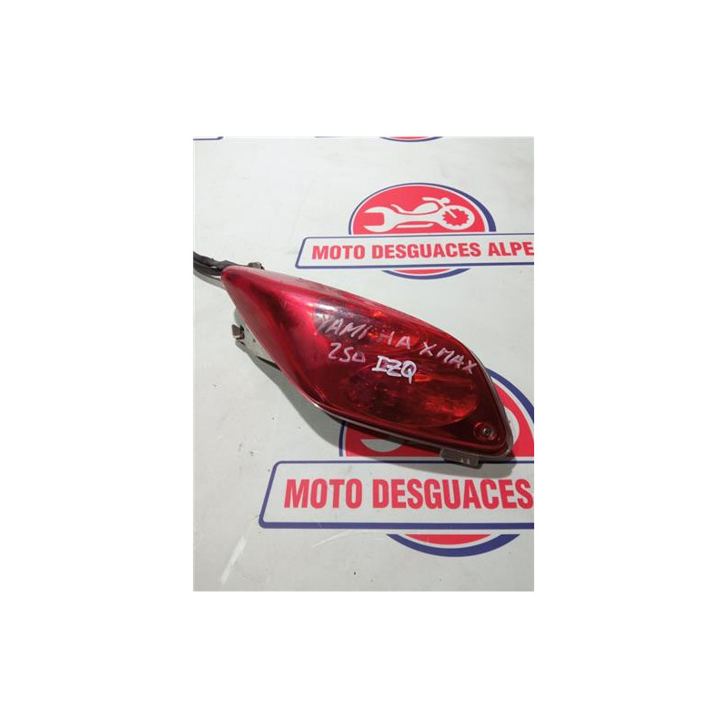 Intermitente trasero izquierdo YAMAHA X MAX 250