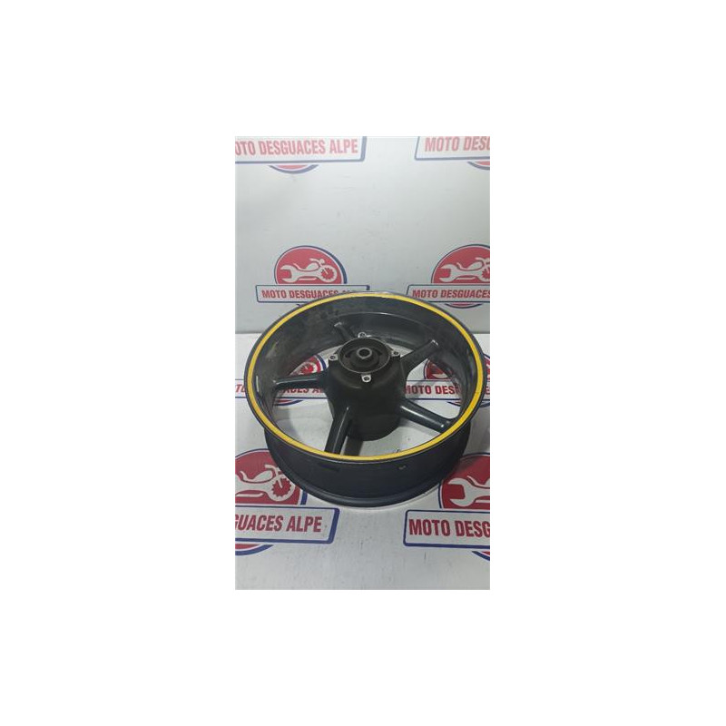 Rueda trasera TRIUMPH street67508