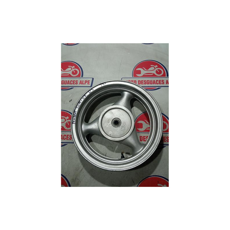 Rueda trasera PEUGEOT sum up 125